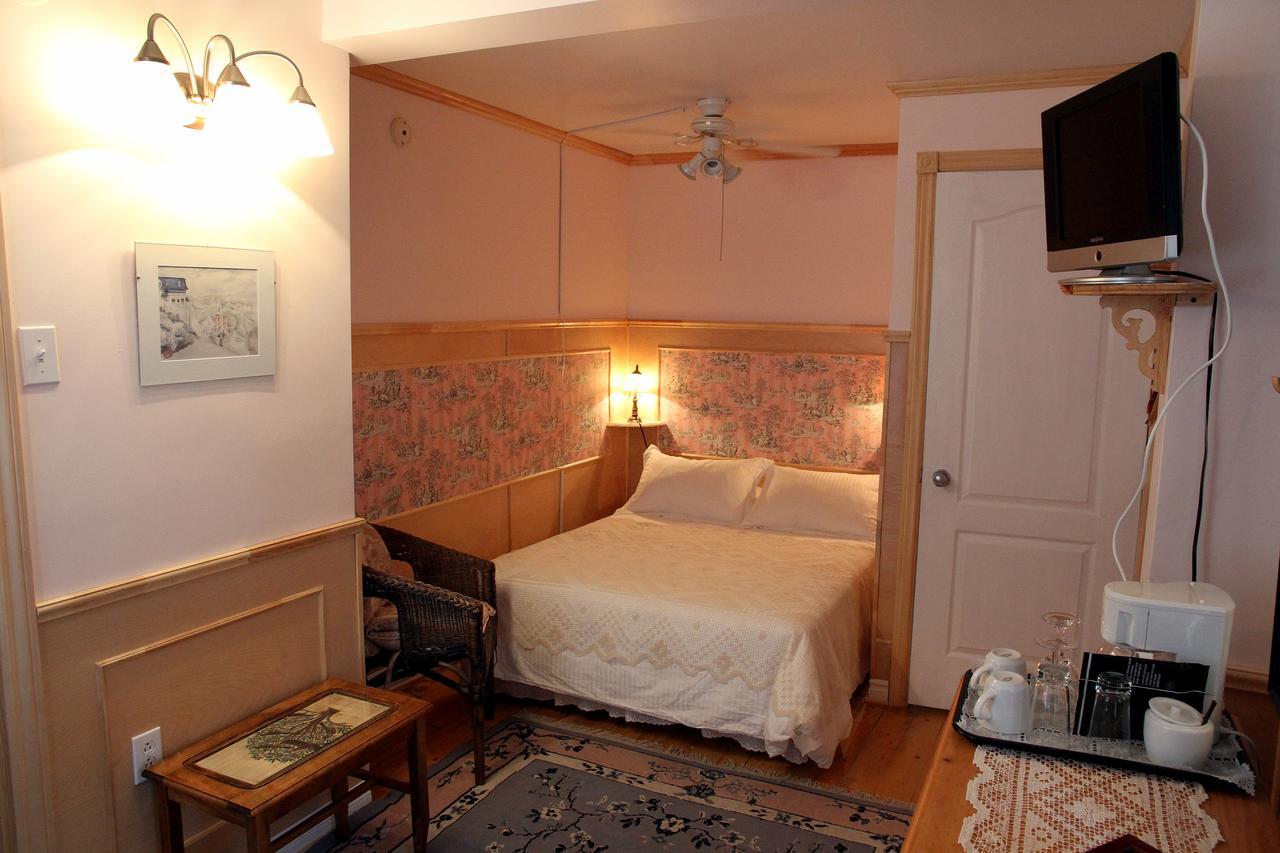 Auberge Des Cevennes LʼAnse-Saint-Jean 外观 照片