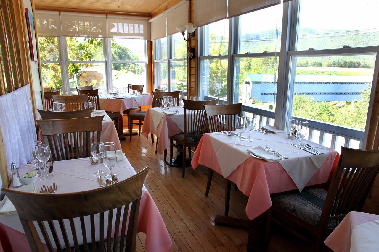 Auberge Des Cevennes LʼAnse-Saint-Jean 外观 照片