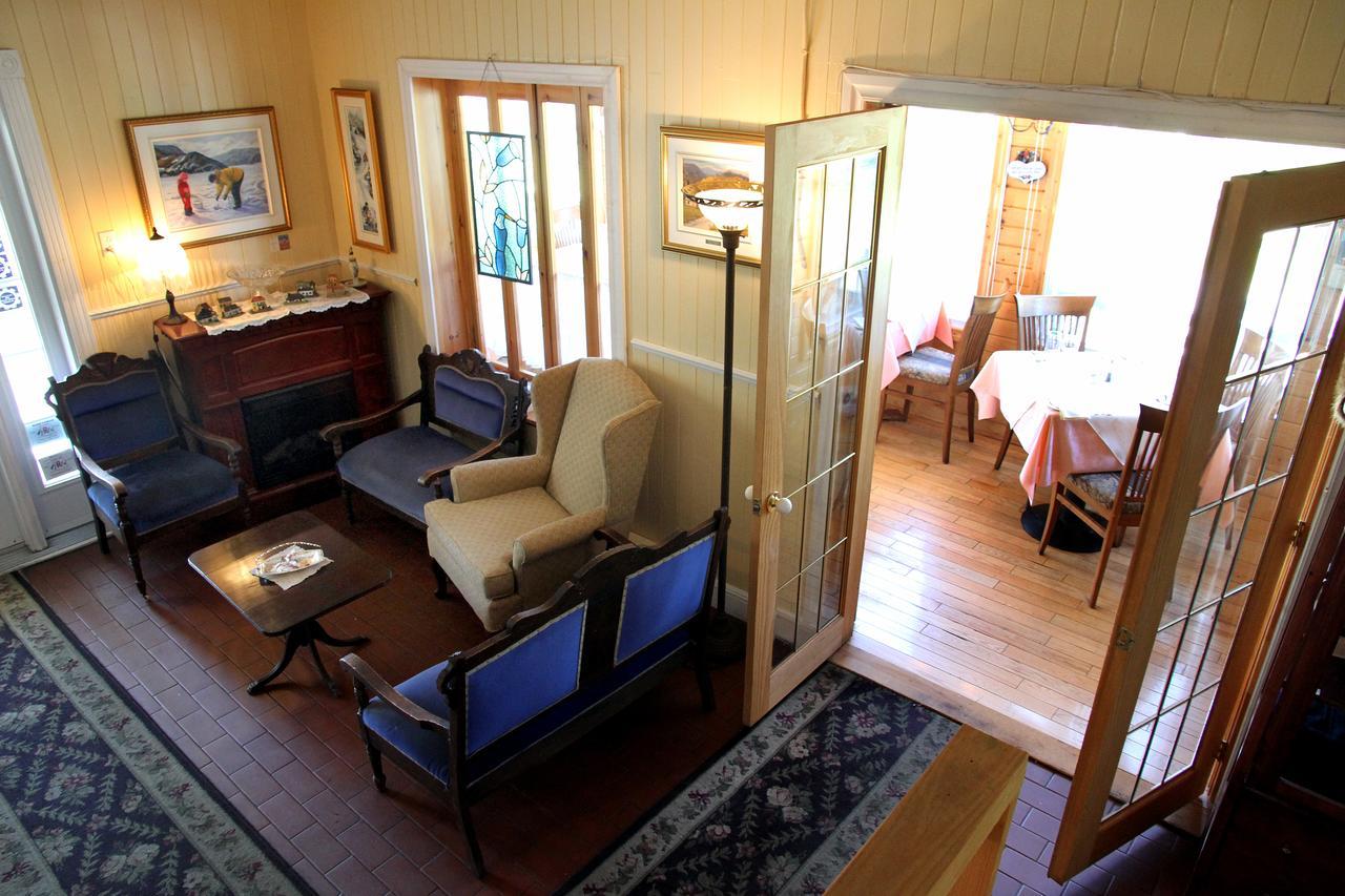 Auberge Des Cevennes LʼAnse-Saint-Jean 外观 照片