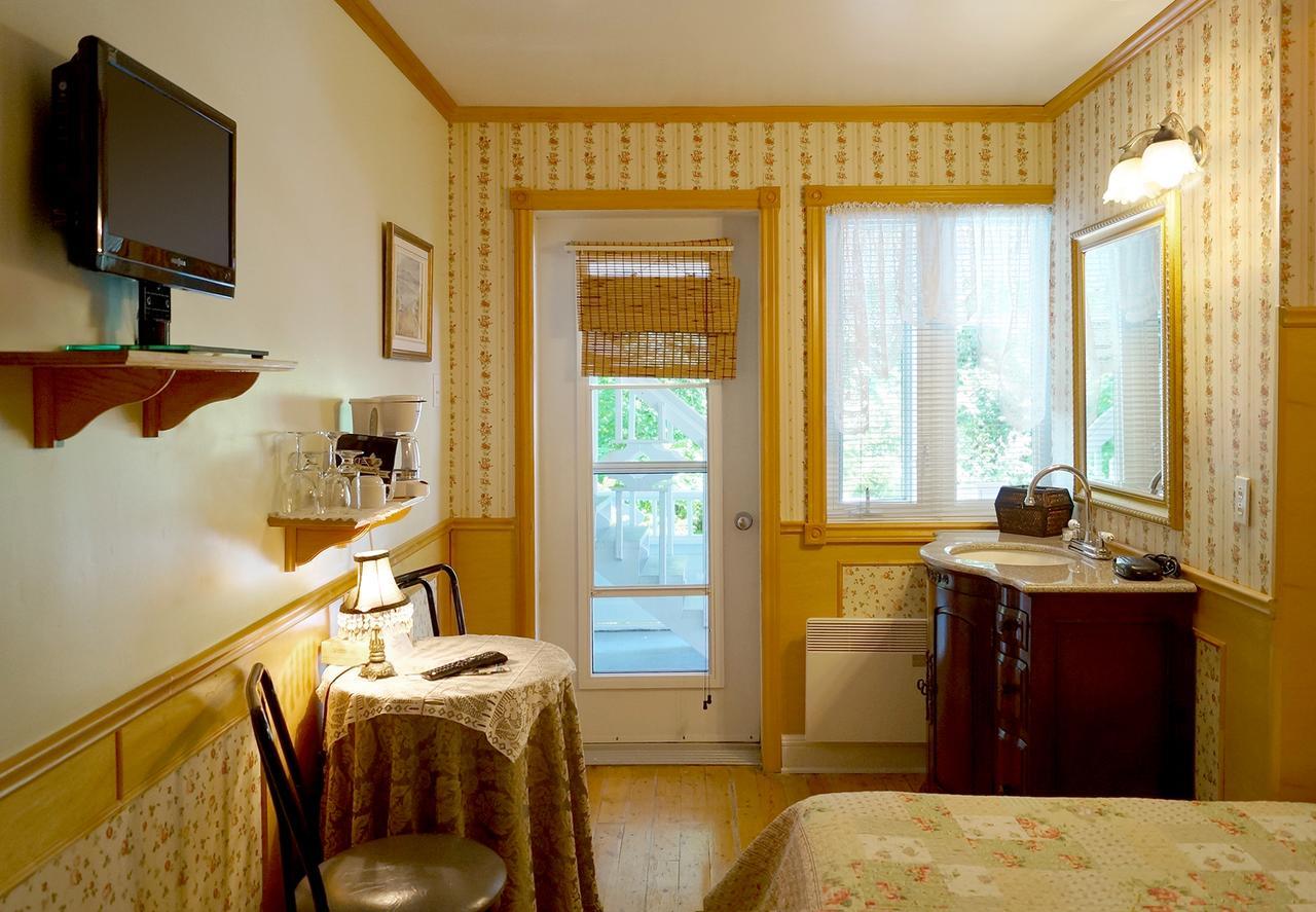 Auberge Des Cevennes LʼAnse-Saint-Jean 外观 照片